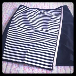 Asymmetrical hemmed skirt